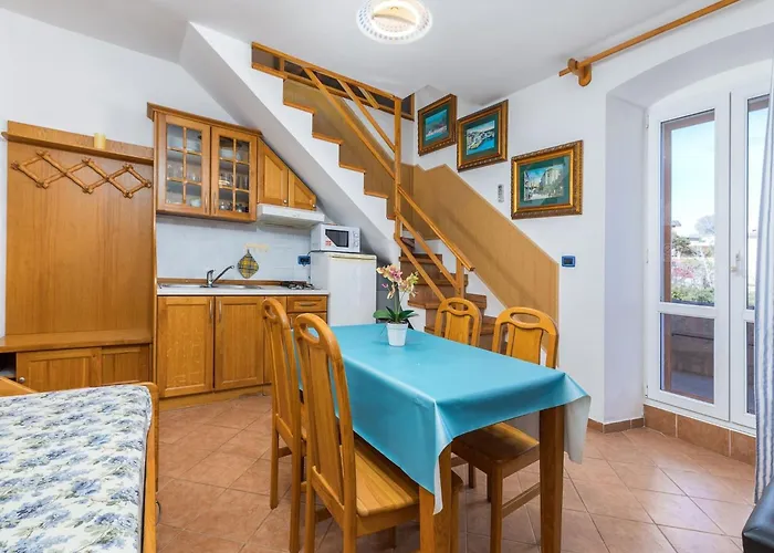 In Near The Διαμέρισμα Cres