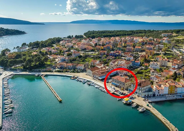 In Near The Cres
